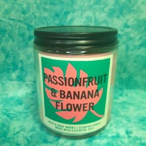 Bath and Body Works Passion Fruit and Banana Flower single wick candle !